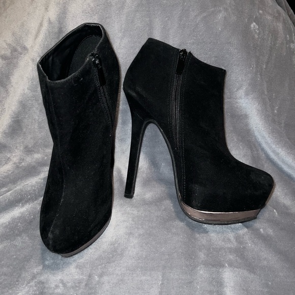 Stiletto date night booties - Picture 2 of 6